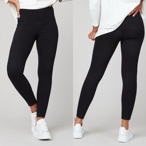 Spanx Jean-ish Ankle Leggings in Black - L